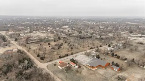 1923 E Perkins Ave, Guthrie, OK 73044 photo 17