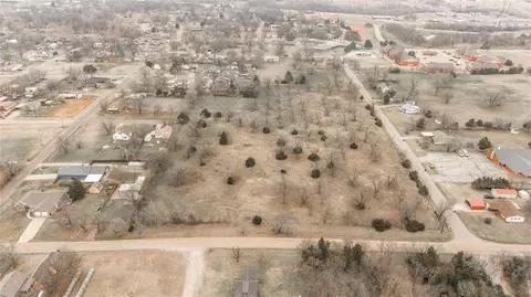 1923 E Perkins Ave, Guthrie, OK 73044 photo 11