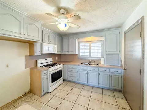 Kitchen - 1302 Denison Dr, Norman, OK 73069 photo 1 of 4