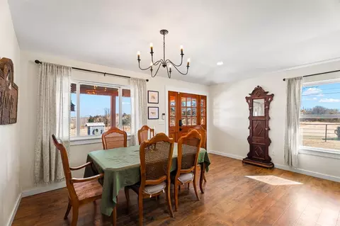 Dining - 337616 E 1010, Meeker, OK 74855 photo 1 of 1