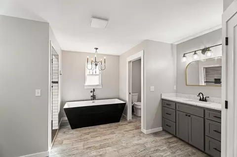 Bath - 337616 E 1010, Meeker, OK 74855 photo 4 of 6