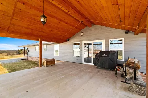 Exterior - 337616 E 1010, Meeker, OK 74855 photo 6 of 8