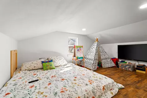 Bedroom - 337616 E 1010, Meeker, OK 74855 photo 6 of 7
