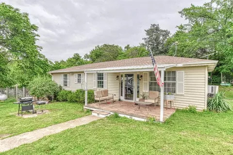 21605 Eighth St, Hinton, OK 73047