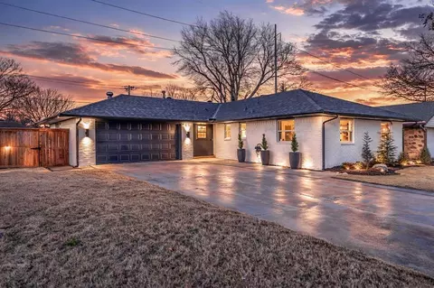 201 S Elwood Dr, Edmond, OK 73013