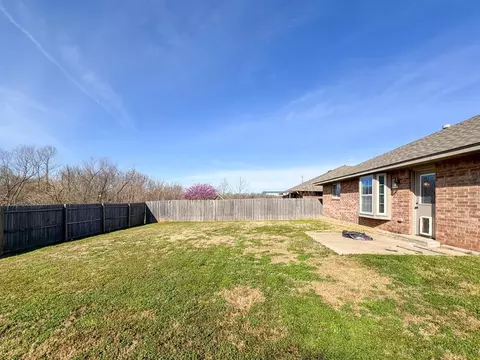 Exterior - 516 Sperry Dr, Norman, OK 73072 photo 3 of 7