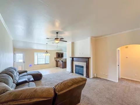 Living - 516 Sperry Dr, Norman, OK 73072 photo 1 of 6