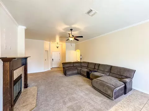 Living - 516 Sperry Dr, Norman, OK 73072 photo 3 of 6