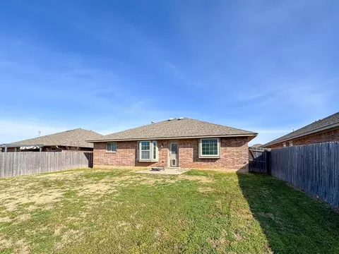 Exterior - 516 Sperry Dr, Norman, OK 73072 photo 4 of 7