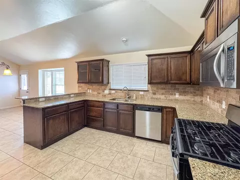 Kitchen - 516 Sperry Dr, Norman, OK 73072 photo 3 of 5