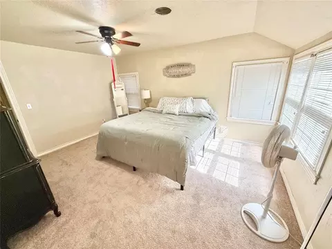 Bedroom - 714 E Cypress St, Altus, OK 73521 photo 4 of 5