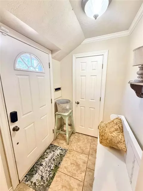Entry Way - 714 E Cypress St, Altus, OK 73521 photo 1 of 1