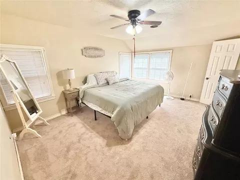 Bedroom - 714 E Cypress St, Altus, OK 73521 photo 3 of 5