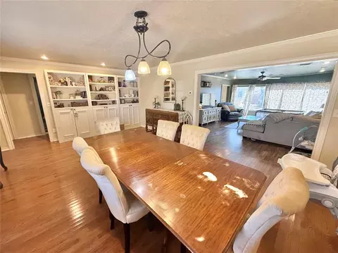 Dining - 714 E Cypress St, Altus, OK 73521 photo 1 of 2