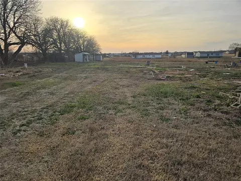 8502 N Brangus Rd, Shawnee, OK 74804