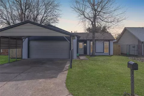 916 NW 102nd St, Oklahoma City, OK 73114