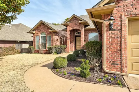 2809 Sterling Dr, Edmond, OK 73012