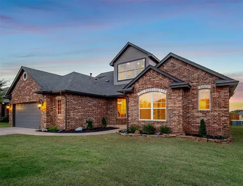 13917 Agate Dr, Yukon, OK 73099