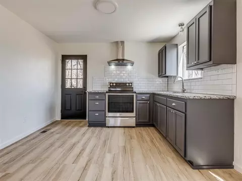 Kitchen - 116527 S 4250 Dr, Eufaula, OK 74432 photo 2 of 6