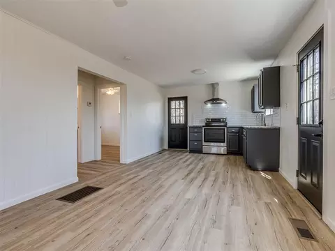 Living - 116527 S 4250 Dr, Eufaula, OK 74432 photo 4 of 4