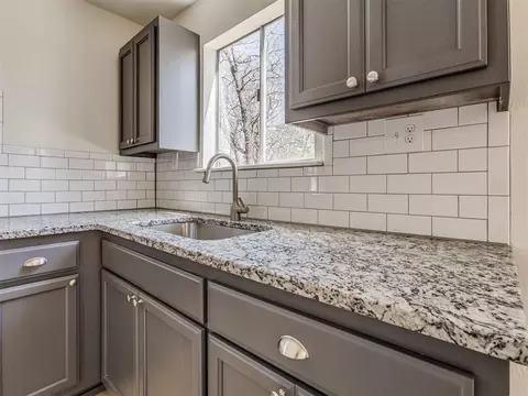 Kitchen - 116527 S 4250 Dr, Eufaula, OK 74432 photo 3 of 6