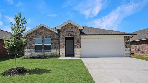 10408 SW 28th St, Yukon, OK 73099
