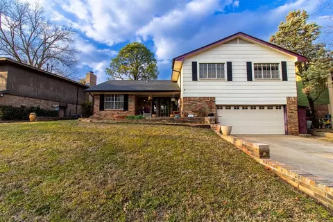 921 Schulze Dr, Norman, OK 73071