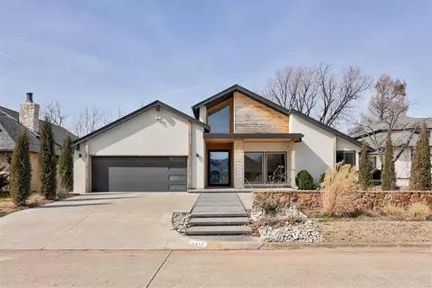 6413 Centennial Ct, Nichols Hills, OK 73116