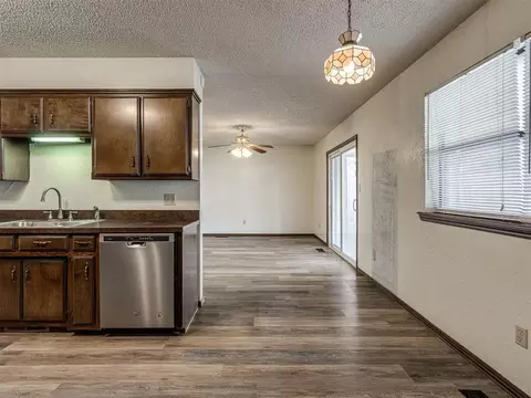 Dining - 3421 E Noble Dr, Edmond, OK 73034 photo 2 of 2