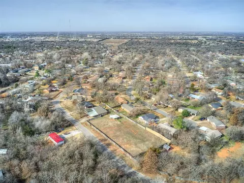 View/Area - 3421 E Noble Dr, Edmond, OK 73034 photo 4 of 5