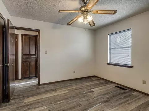 Bedroom - 3421 E Noble Dr, Edmond, OK 73034 photo 2 of 7