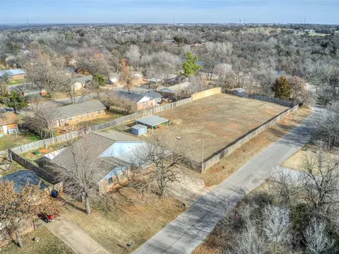 View/Area - 3421 E Noble Dr, Edmond, OK 73034 photo 1 of 5