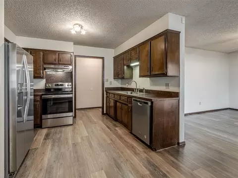 Kitchen - 3421 E Noble Dr, Edmond, OK 73034 photo 1 of 6