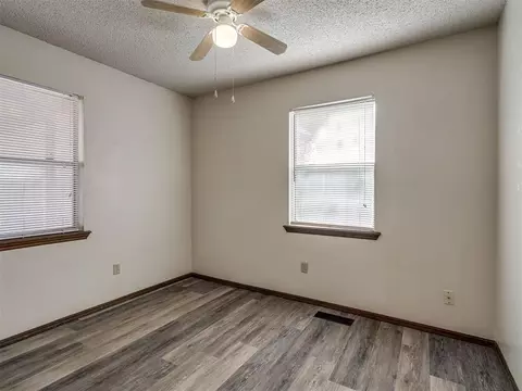 Bedroom - 3421 E Noble Dr, Edmond, OK 73034 photo 6 of 7