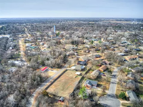 View/Area - 3421 E Noble Dr, Edmond, OK 73034 photo 5 of 5