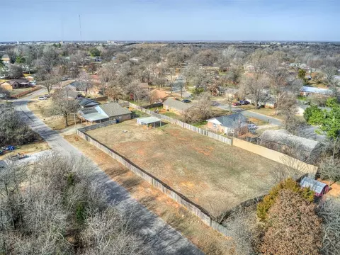 View/Area - 3421 E Noble Dr, Edmond, OK 73034 photo 3 of 5