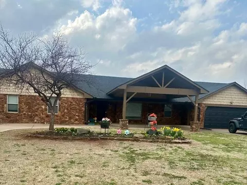 10405 Ski Dr, Oklahoma City, OK 73162
