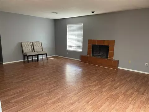 Living - 4209 Willowisp Dr #4211, Norman, OK 73072 photo 2 of 2