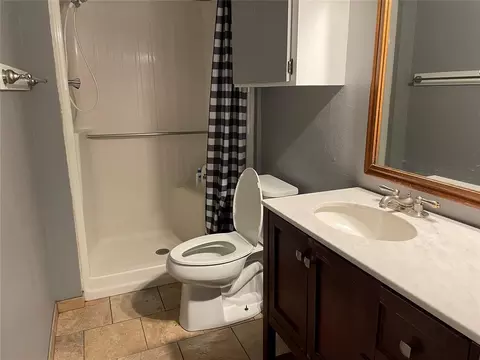 Bath - 4209 Willowisp Dr #4211, Norman, OK 73072 photo 1 of 4