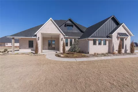4609 SE 37th St, Moore, OK 73165