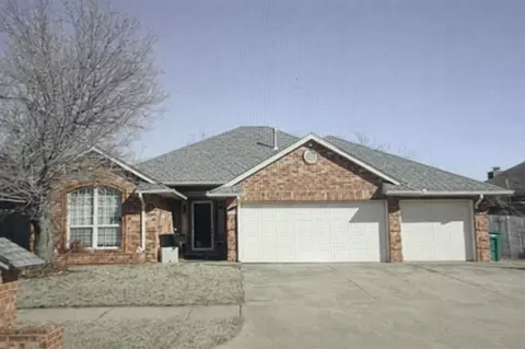 9216 Lakecrest Dr, Oklahoma City, OK 73159