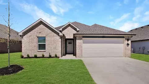 10225 NW 27th St, Yukon, OK 73099