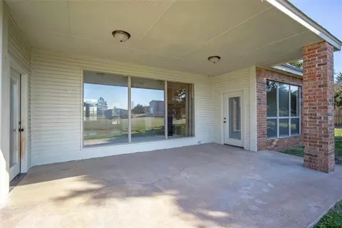 Exterior - 1260 E Rock Creek Rd, Tuttle, OK 73089 photo 8 of 11