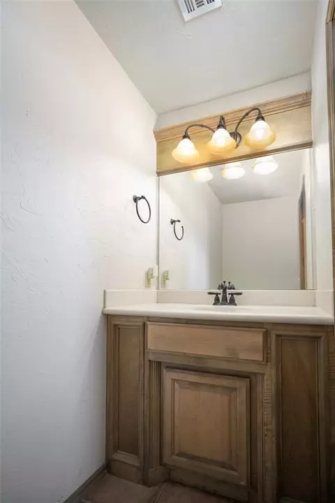 Bath - 1260 E Rock Creek Rd, Tuttle, OK 73089 photo 6 of 6