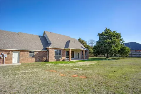 Exterior - 1260 E Rock Creek Rd, Tuttle, OK 73089 photo 11 of 11