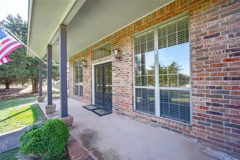 Exterior - 1260 E Rock Creek Rd, Tuttle, OK 73089 photo 5 of 11