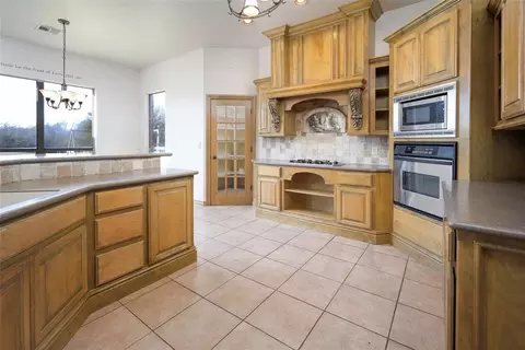 Kitchen - 1260 E Rock Creek Rd, Tuttle, OK 73089 photo 3 of 3