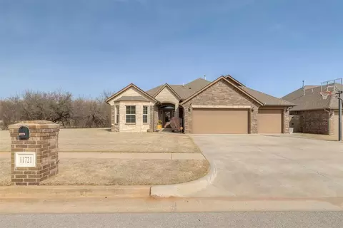 11721 SW 14th St, Yukon, OK 73099