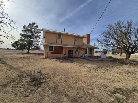 125 S Fischer St, Texhoma, OK 73949