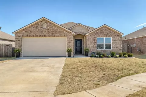 9504 Saddle Dr, Yukon, OK 73099
